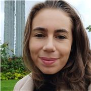 Profesora titulada de Español para Extranjeros con amplia experiencia en enseñanza adaptada a diferentes necesidades y propósitos